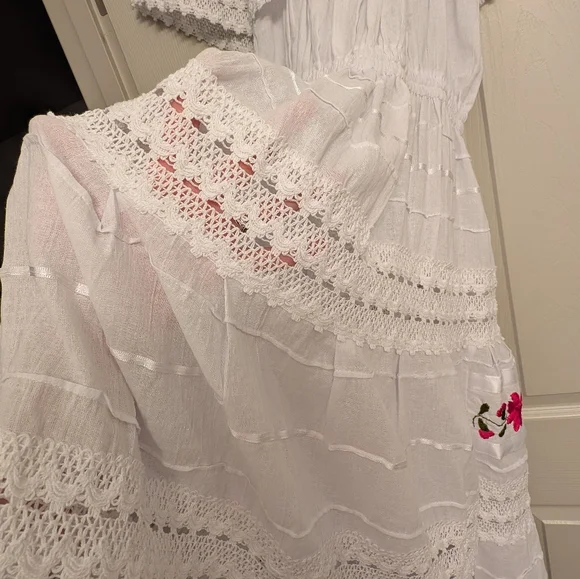 NEW! Beautiful White Dress From Mexico! Size S/M - Picture 6 of 8